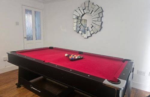 3 Bed House - Sleeps 6 - Parking - Wifi - Photo 4