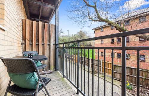 2 Cosy Bedroom Sleeps 6 02 Arena Perfect for Contractors Families and Groups - Photo 52