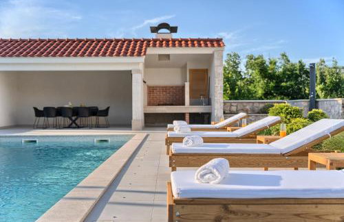 Villa Lovorika - Padel, Cageball, Basketball & Heated Pool - Foto 4