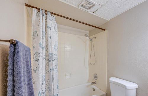 Cozy Fresno Condo w/ Balcony & Pool Access - Photo 20