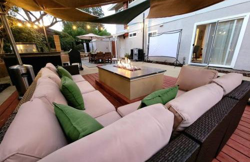 San Diego Oasis with Hot Tub, Gym, Outdoor Theater, Huge Yard - Foto 1