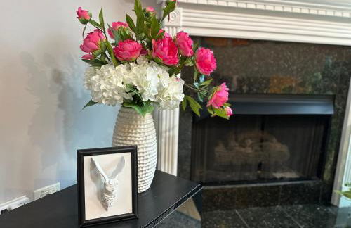 Art Downtown Fulton Market Entire 3 bedroom Home Sleep10 Private Garage Roof EV Tesla - Foto 4