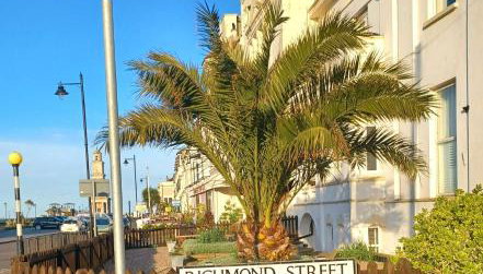 Richmond Cottage - Brand New 4BR Holiday Home, just 3 minutes from the beach with Pool Table and Free Parking - Foto 3