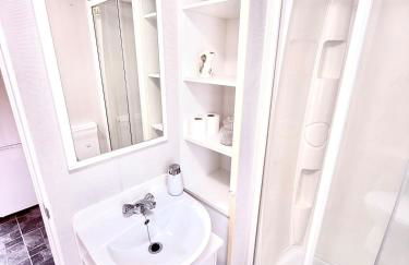 The Eden - Sleeps 8 Pet Friendly Free Wi-Fi With Patio & Hub Passes Camber Sands Cosy Spacious Modern 8 Berth Caravan - Foto 37