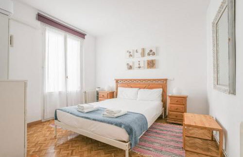 Bright cozy 2BD - OPERA area - Photo 15