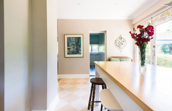 Beautiful 2 Story Manor Close to Beach and all - Foto 70