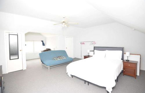 Spacious Home with Parking, Laundry - Near RU, RWJ, NJ Transit - Foto 14