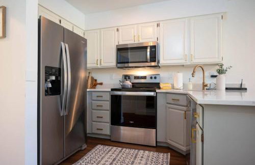 Welcoming Wolf Getaway WL1405 Ski Escape Hot Tub - Foto 13