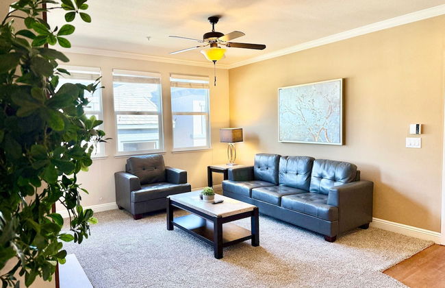 New Elegant 1BR Retreat Heated Pool Gym Sauna - Photo 9