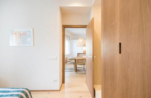 Mediterranean Retreat with 4-Bedroom, 3-Bath Apartment in Barcelona - Foto 8