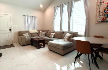 Newly build 2 bedroom 2 bathrooms condo - Foto 1