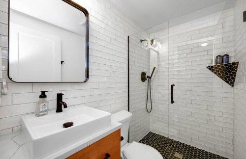 Family-Friendly Luxe Home with Sauna - mins to UO - Foto 33