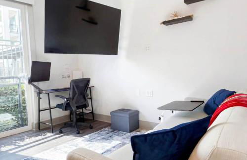 Gorgeous Luxury Lake View Suite | Gym & Pool - Foto 24