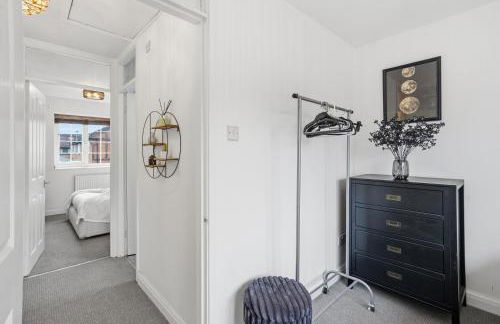 Modern Refurbished 2 Bed House Ideal for Business & Families - Foto 20