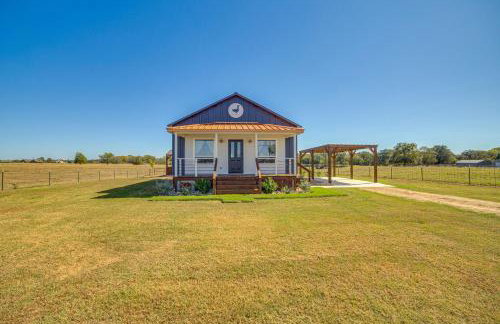 Pond and Grazing Cattle! Rural Getaway Near Van - Foto 28