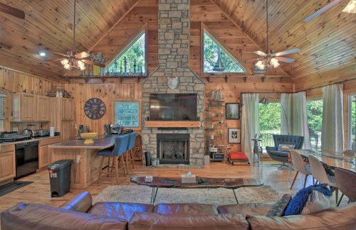 Lovely Lake Hartwell Retreat Dock, Deck and Grill! - Foto 8