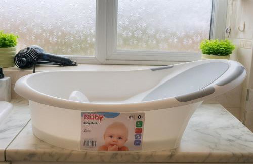 Modern 3 Bedroom Home, Free Parking, Garden, Sleeps 7 - Photo 47