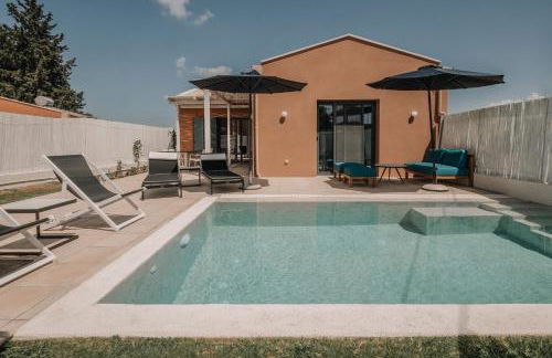 Tessera Villas & Studios Collection - Photo 4