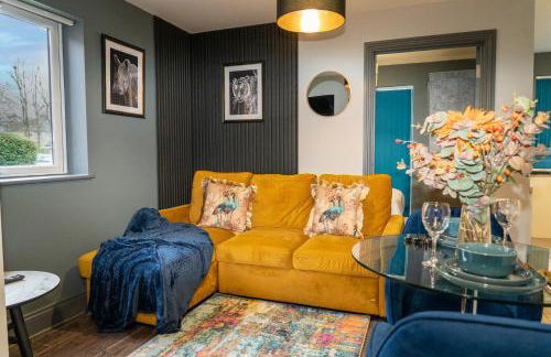 Free Parking New Modern Gem in Harrow - Photo 35