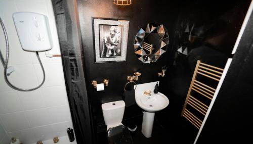 Play Queen - A Playful Unique Hot Tub Retreat - Foto 4