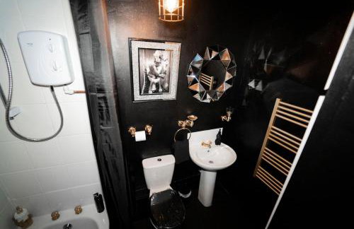 Play Queen - A Playful Unique Hot Tub Retreat - Foto 4