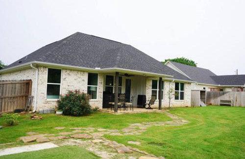 The Haven on Loveless Street with Game Room - Foto 49