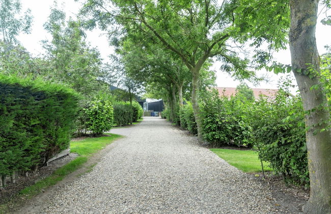 Cozy Holiday Home in Zonnemaire Near Lakebeach - Photo 2