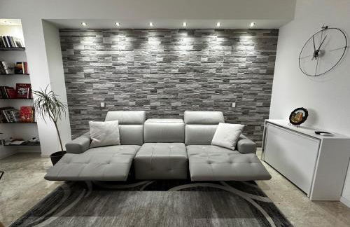 Amazing Varese Central Apartment - Photo 9