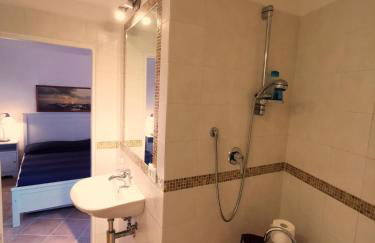 A stone tower 1 - Foto 6