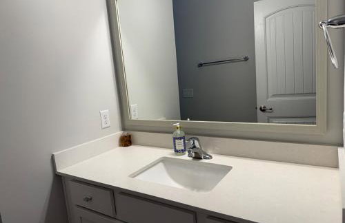 NEW HOUSE! 4BR Entire house Near Airport - Photo 13