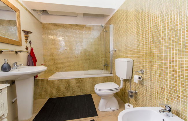 Charming Townhouse With Aircon Only 500m From the Marina and the Typical Market - Foto 8