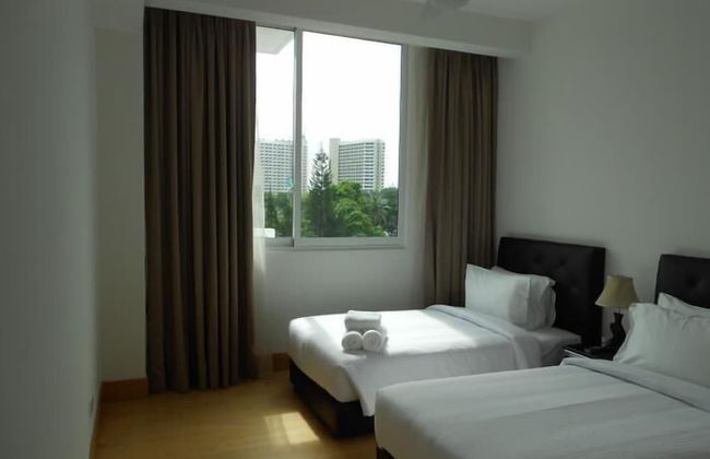 Brunsfield Embassyview Condosuite - Photo 6