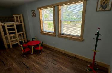 Majestic Cottage Estate with Indoor Heated Pool - Foto 32