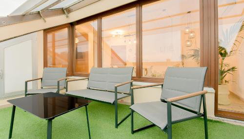 LHE Central View Boutique - Photo 3