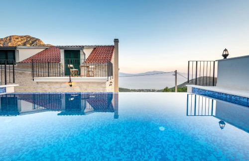 Villa Kontesa - Photo 1