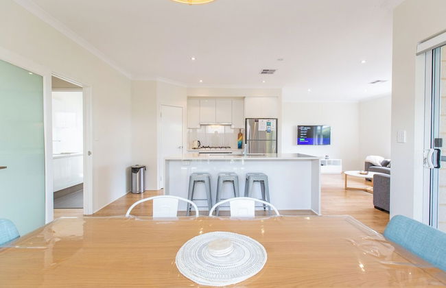 Contemporary Cove - Foto 19