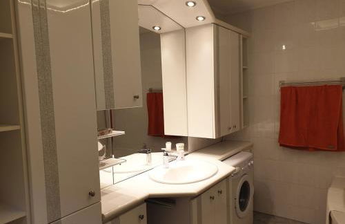 Ferienhaus mit Sommerpool, Terrasse und Glashaus - Foto 9