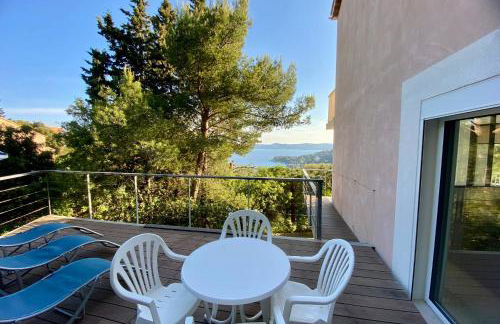 Renovated 1-bedroom apartment with sea view and large balcony Aiguebelle - Foto 1