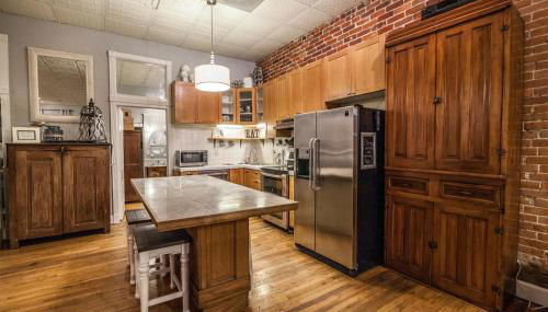 Elegant Loft-style Retreat in Old Firehouse Alley - Foto 5