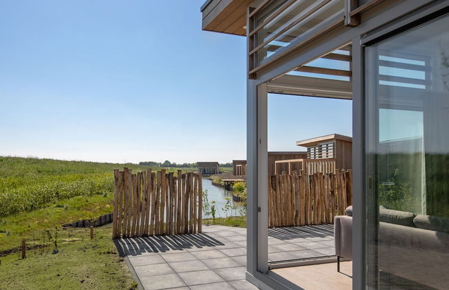 Detached Luxury Lodge near Sea - Photo 31