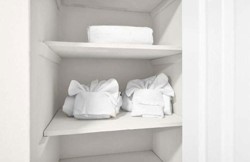 Serene Poolside Getaway Lake Access Parking - Foto 57