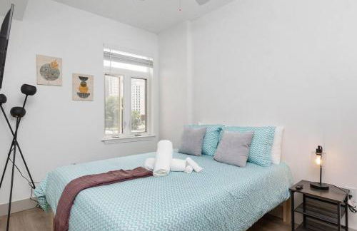 The Tar Heel - Stylish 4BR with City Views - Free Parking - Gym - Foto 15