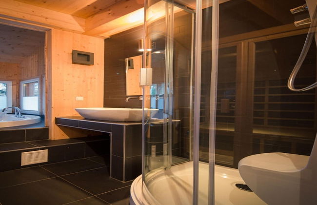 Appealing Chalet With Infrared Sauna - Photo 14