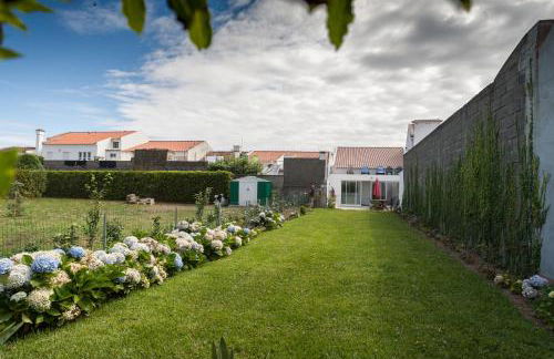 Surf Beach_Santa Barbara Secret Gardens - Photo 23