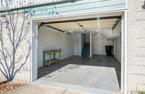 Tranquil East Nashville Zen Retreat with 2 Patios, Garage Parking, Yoga Mats Included, Covered Patio and Deck, Walk to Five Points Dining & Bars, Board Games, 10 Min to Broadway, 24 Hr Hospitality - Foto 40