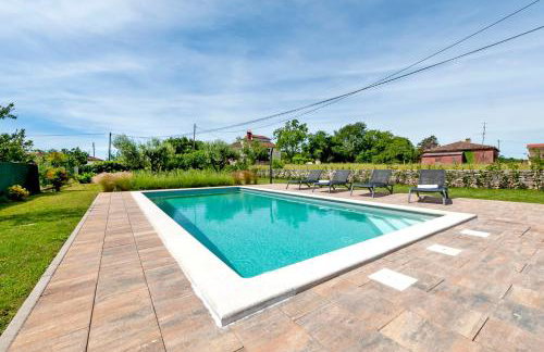 Cozy House with Pool near Rovinj - Photo 30