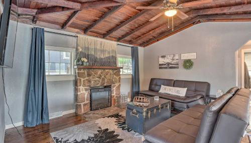 11 Mi to Dtwn Branson: Cottage in Rockaway Beach! - Photo 1