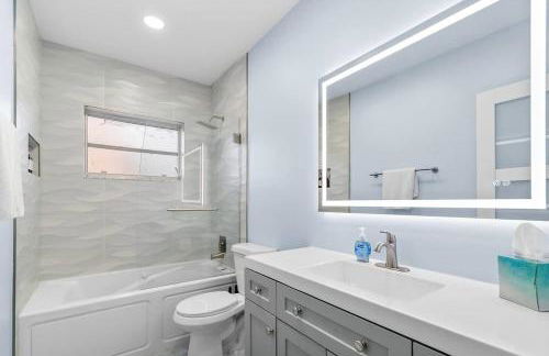 Las Olas & Beachside getaway with pool - Foto 9