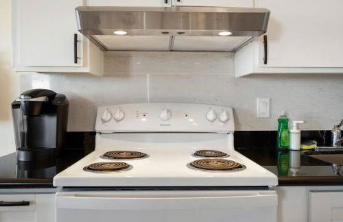 Mountain View 2BR Retreat with Private Deck - Foto 30