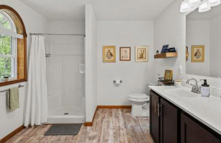 Maple Oasis by Avantstay Newly Built w/ Hot Tub, Game Room & Fire Pit - Foto 42